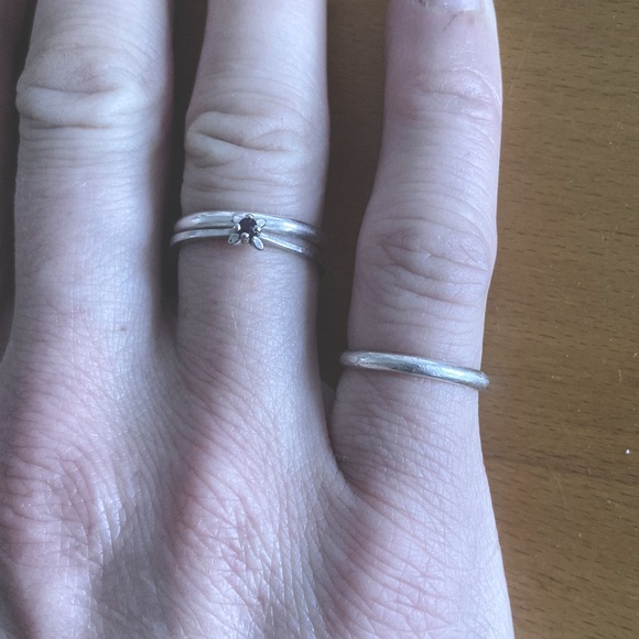 Gray Sapphire & White Gold Ring - Picture 6 of 9